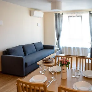 Modern And Spacious In The Centre Apartment