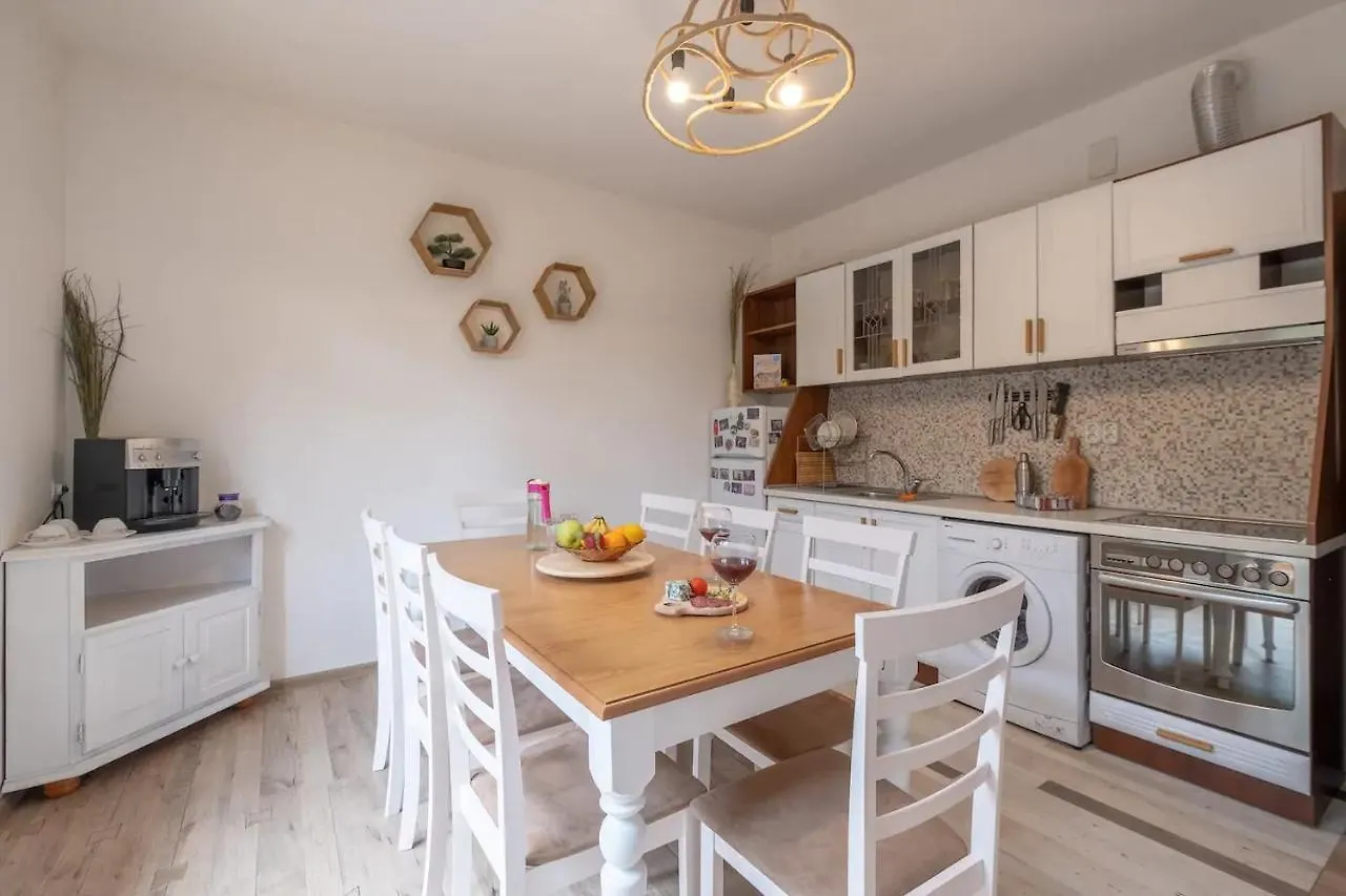 Casa vacanze Entire Central House With Guest Rooms & Garden Sofia