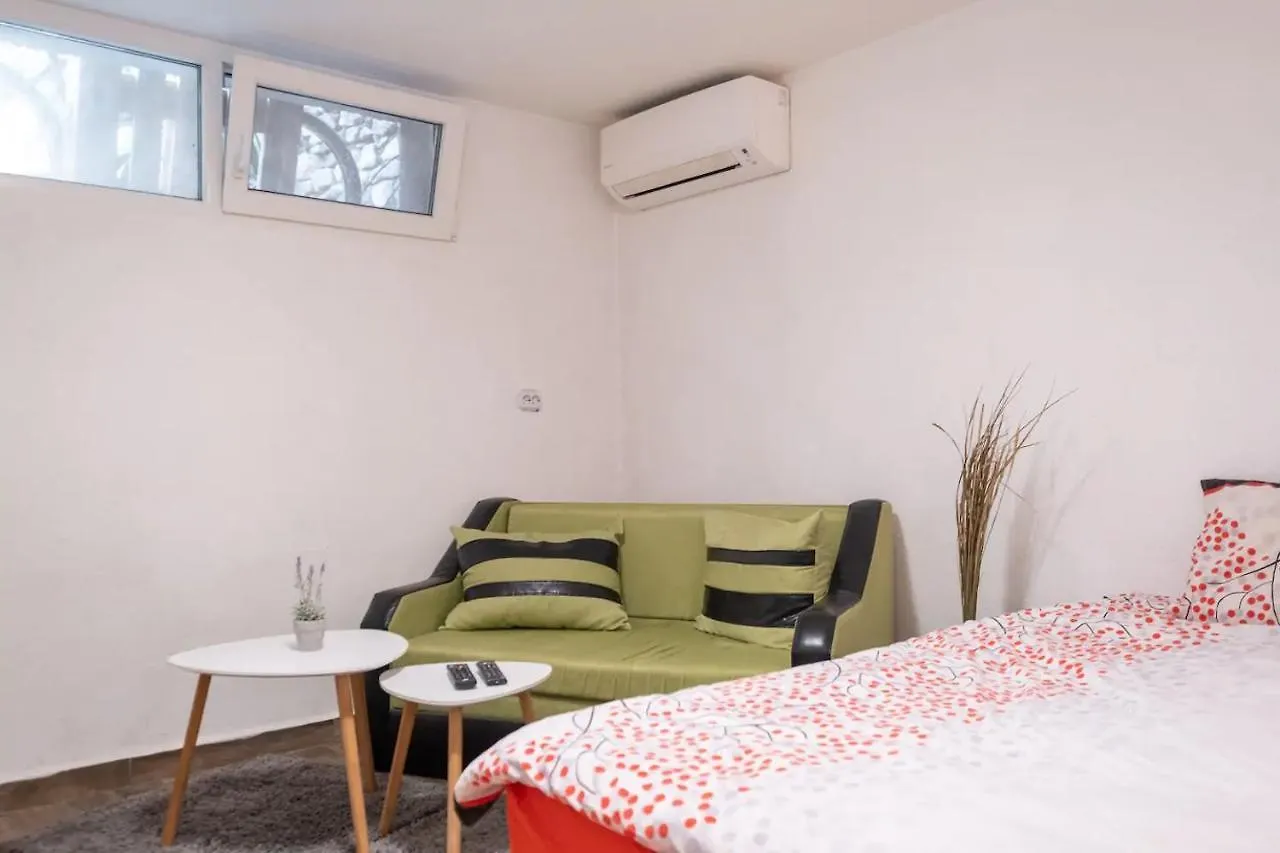Entire Central House With Guest Rooms & Garden Sofia Holiday home