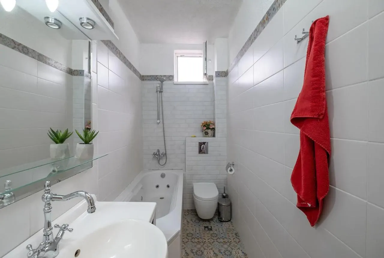 Entire Central House With Guest Rooms & Garden Sofia